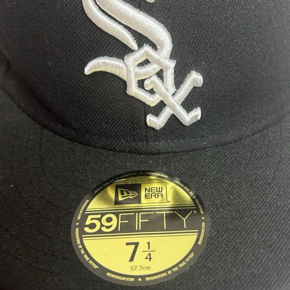 New Era NWT Chicago White Sox Black and White Basic 59FIFTY Fitted 3900 - Picture 7 of 7